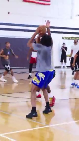 pg电子官网-穆迪野球场展现魔术师级控场：三分精准命中加神来之笔不看人传球