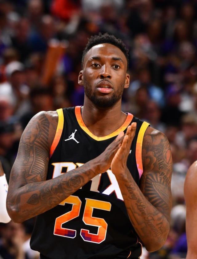 pg电子平台-2200万前锋直接裁！太阳清理空间+省钱超千万